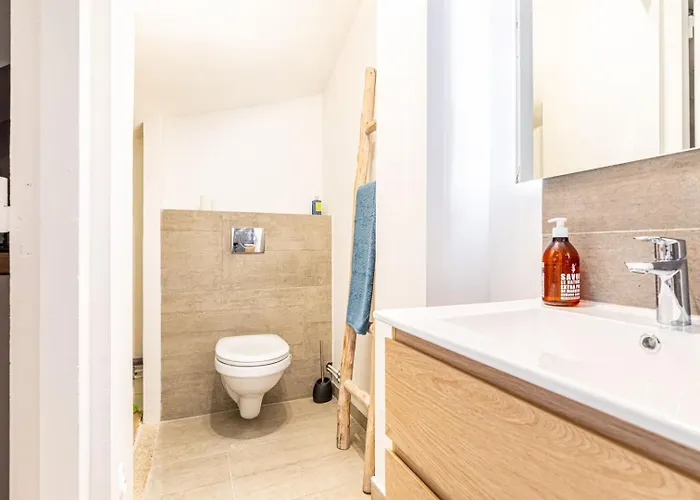 Charming In The 16th *